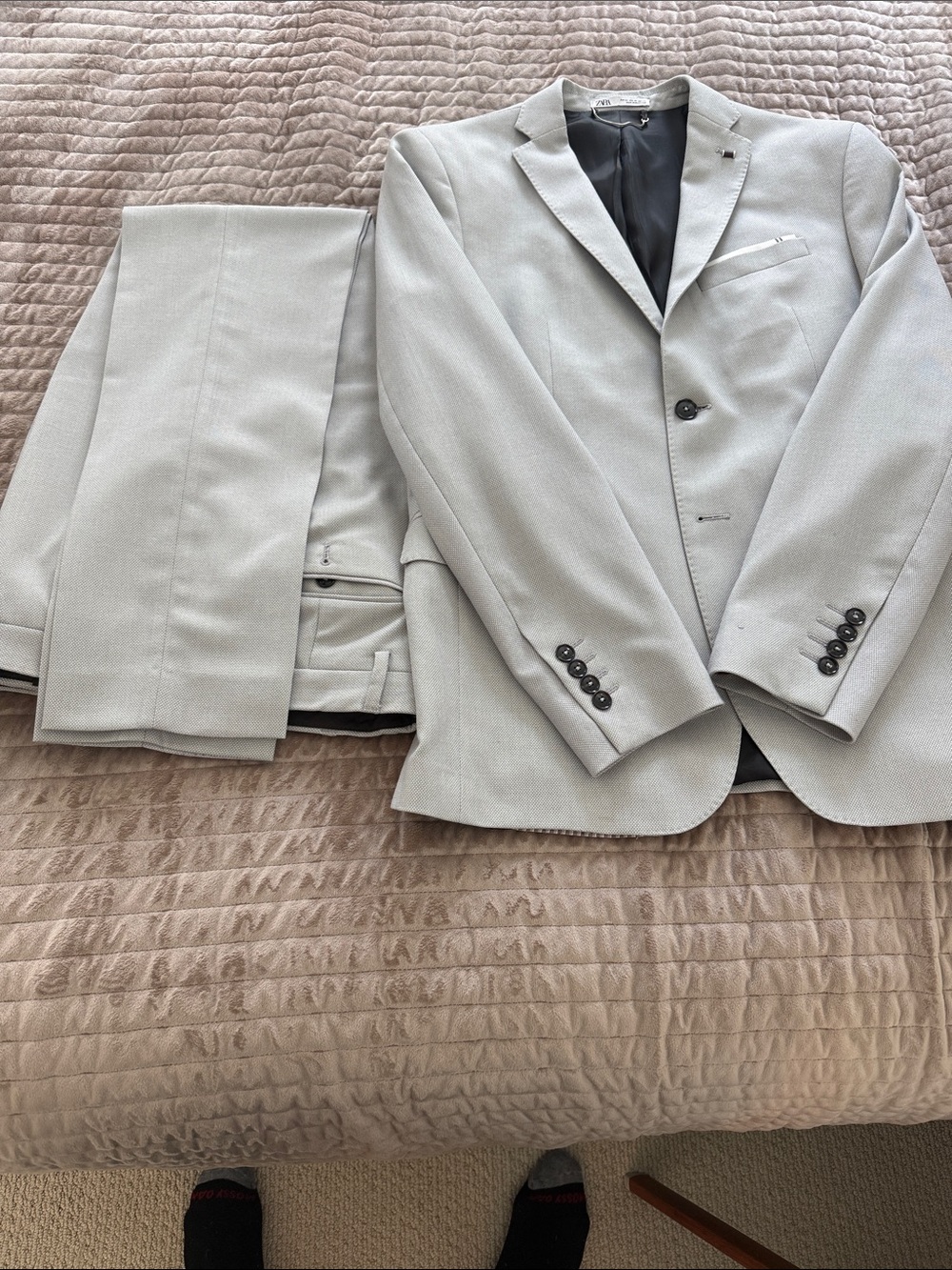 Zara Light Gray Men's Two-Piece Suit Blazer & Trousers